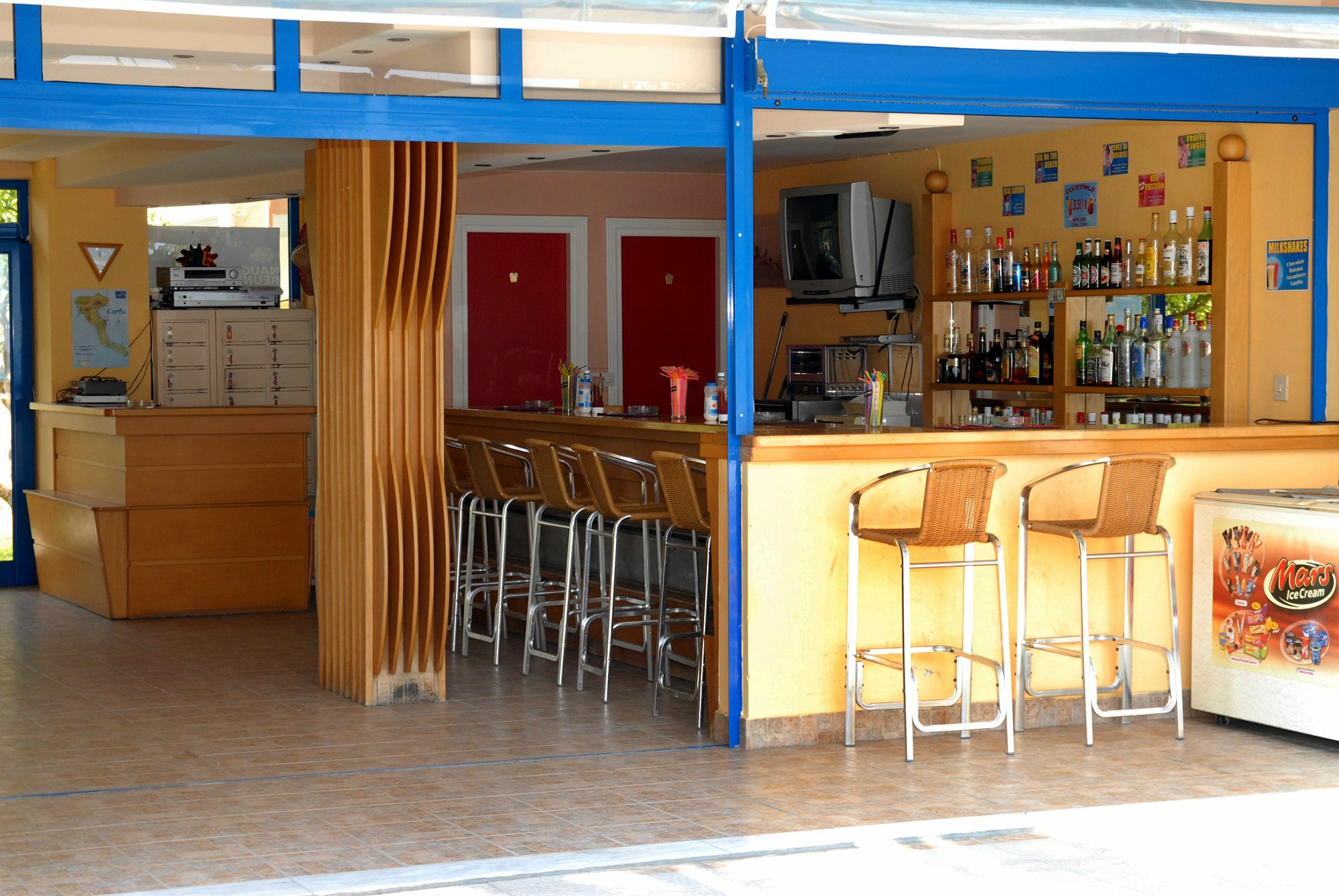 Sirocco Hotel Kavos Restaurant photo